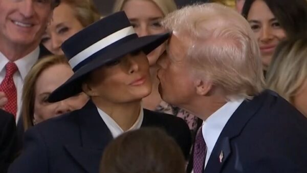 Ντόναλντ Τραμπ, Μελάνια Τραμπ φιλί