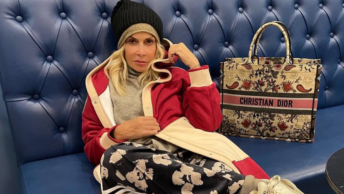 Η Άννα Βίσση σε μαγαζί