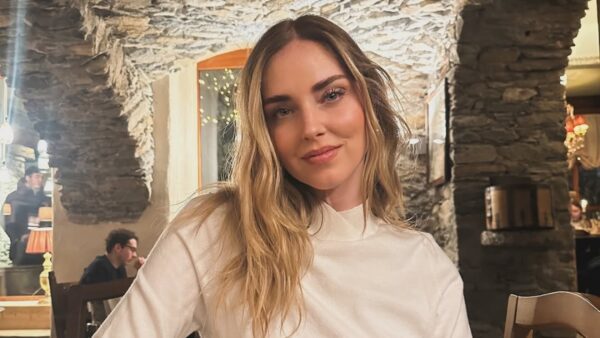 Η Κιάρα Φερράνι σε έξοδό της