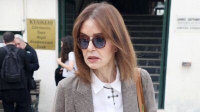 Η Κάτια Δανδουλάκη σε έξοδό της
