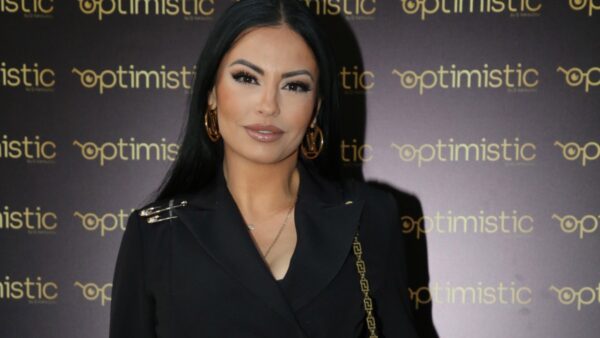 Η Δήμητρα Αλεξανδράκη σε δημόσια έξοδο.