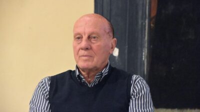 Ο Μίμης Δομάζος