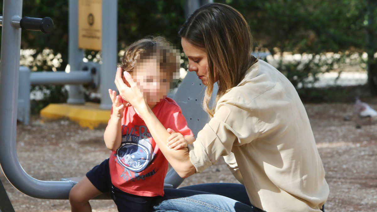 Η Έφη Αχτσιόγλου και ο γιος της