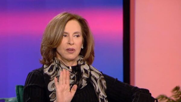 Η Έφη Πίκουλα στην εκπομπή Καλύτερα αργά