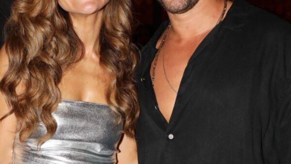 Ο Γιώργος Κόρομι και η ΄σύζυγος του, Τίνα.