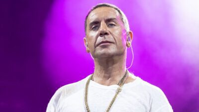 Η... εκκεντρική εμφάνιση του Γιώργου Μαζωνάκη