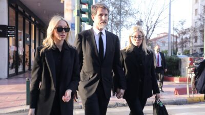 Τεράστια απάτη εναντίον ηλικιωμένης - Πώς εμπλέκεται η Τέως Βασιλική Οικογένεια