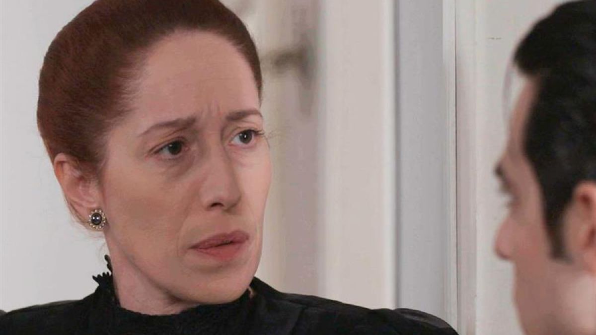 Grand Hotel: Σπαραγμός - Η Αγγέλα θάβει τον γιο της