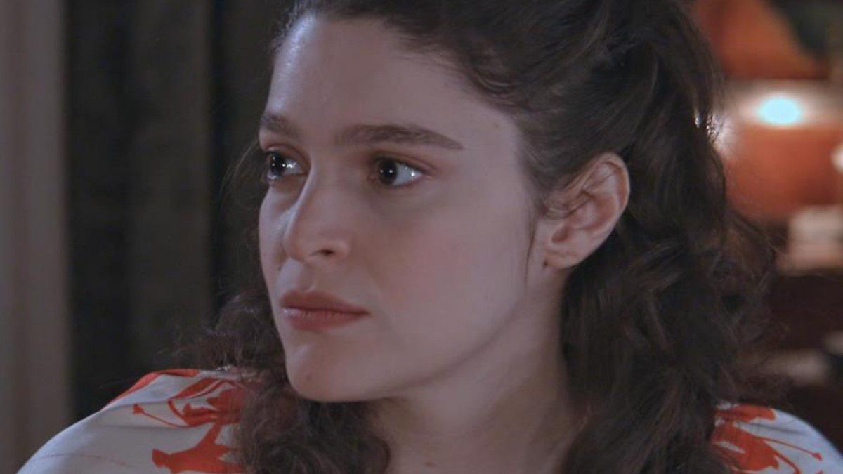 Η Αλίκη σε σκηνή του Grand Hotel βουρκωμένη