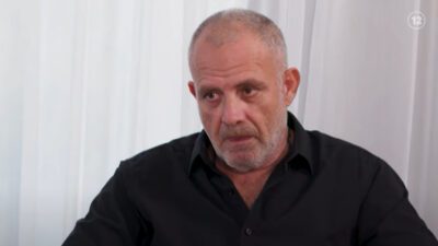 Ο Στάθης από τη σειρά Η γη της ελιάς