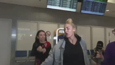 Η Ιωάννα Τούνη στο αεροδρόμιο