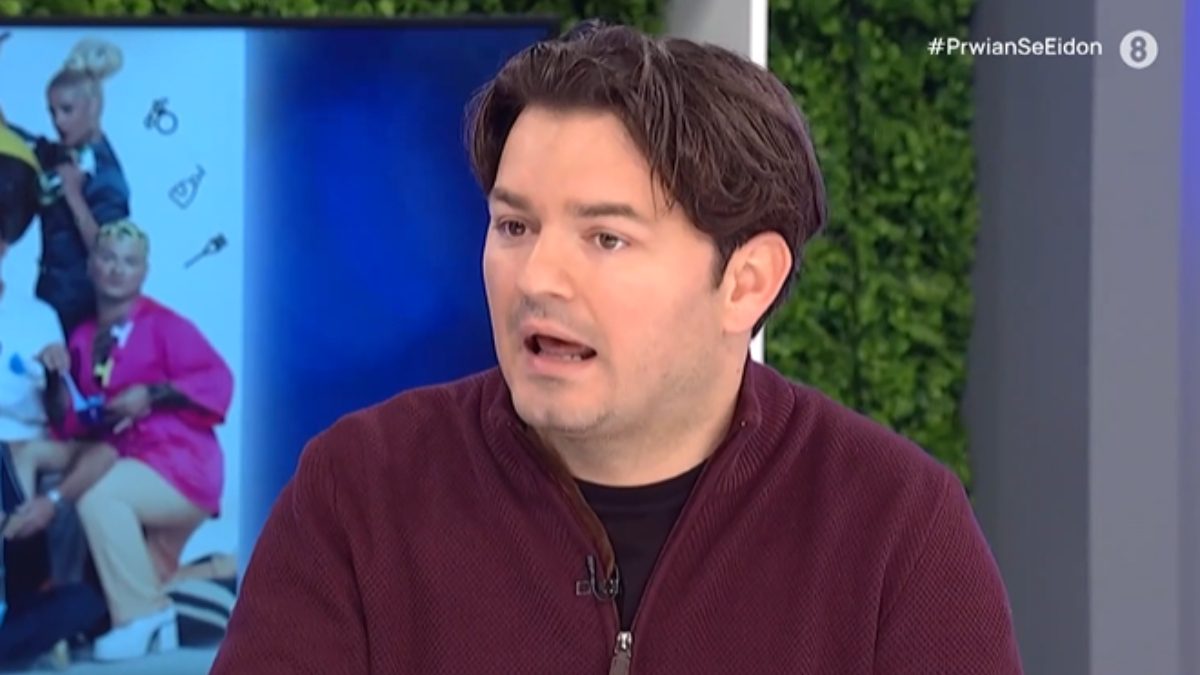 Ο Ιωάνννης Απέργης στο πλατό της ερτ