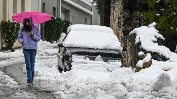 Χιόνια στο δρόμο