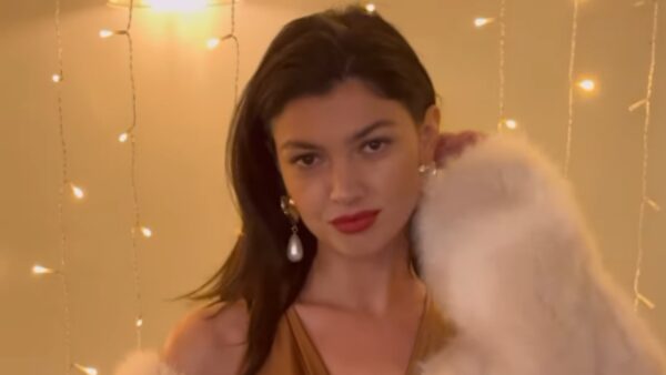 Η Κέισι Μίζιου φωτογραφίζεται στο instagram