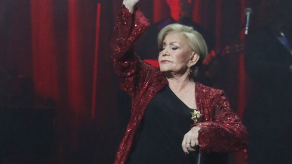 Η Μαρινέλλα στη σκηνή