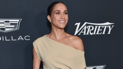 Η Μέγκαν Μαρκλ σε φωτογράφιση στο κόκκινο χαλί