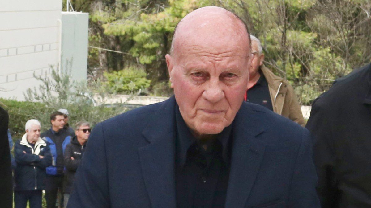 Ο Μίμης Δομάζος