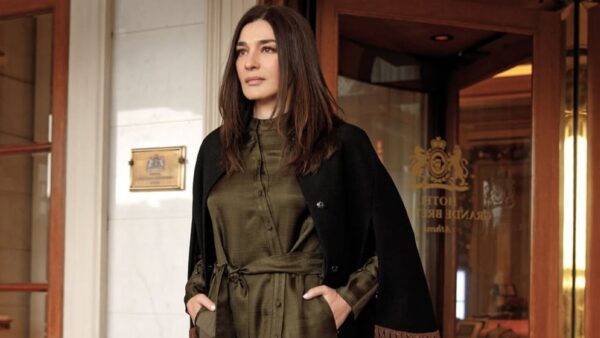 Η Μαρία Ναυπλιώτου βγαίνει από το σπίτι της