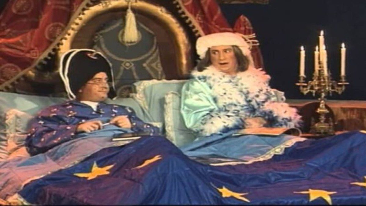 Ο Πέτρος Γαλίτης και ο Πέτρος Φιλιππίδης υποδύονται Κώστα Σημίτη και Δάφνη