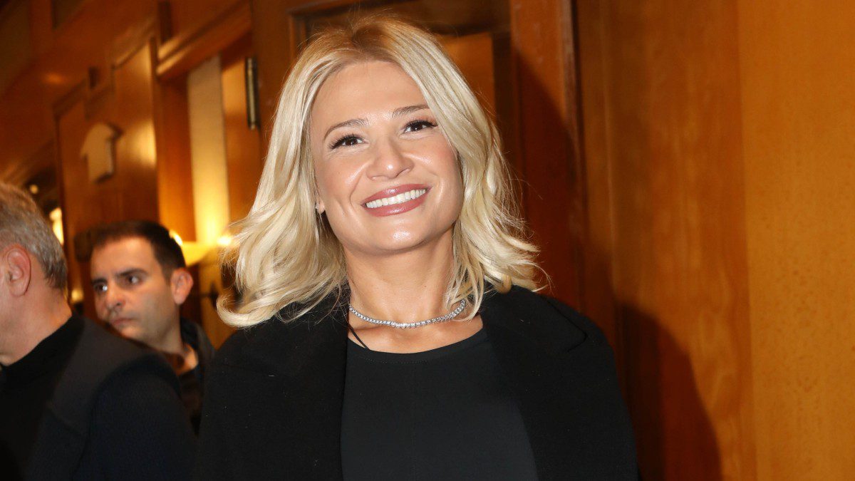 Η Φαίη Σκορδά σε βραδινή έξοδό της