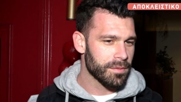 Ο Στάθης Σχίζας μιλάει στην κάμερα του σταρ