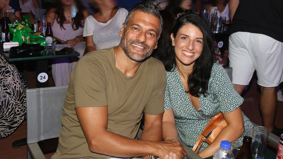 Ο Στέλιος Κρητικός με την σύζυγό του σε σπάνια εμφάνιση