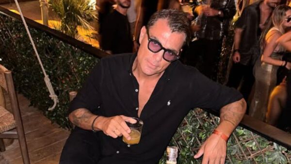 Ο Στέλιος Χανταμπάκης στο Instagram.