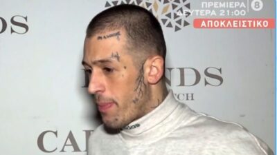 Ο Τάσος Ξιαρχό δίνει συνέντευξη