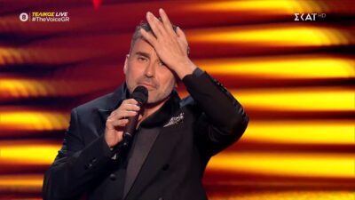 Σκηνή με τον Καπουτζίδη από τον τελικό του The voice