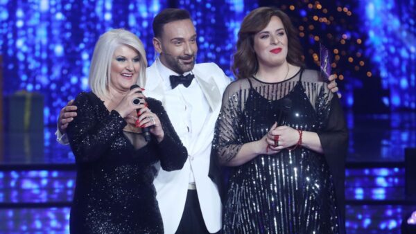 Η Χαρά Βέρρα και ο Νίκος Κοκλώνης στο πλατό του J2us