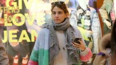 Η Χρυσή Βαρδινογιάννη σε βόλτα στα μαγαζιά