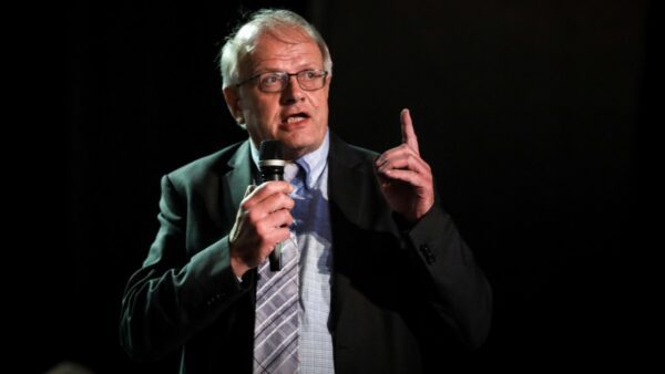 Ο Άκης Τσελέντης