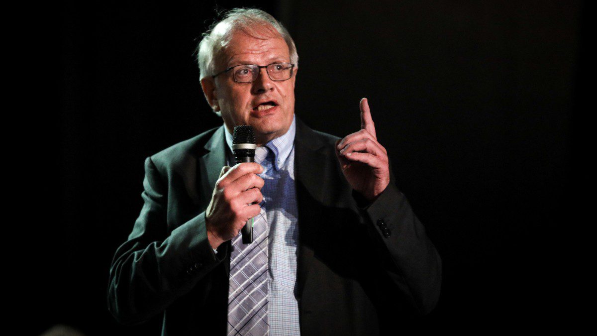 Ο Άκης Τσελέντης