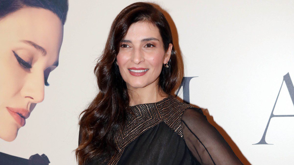 Η Αντιγόνη Κουλουκάκου σε δημόσια έξοδό της.