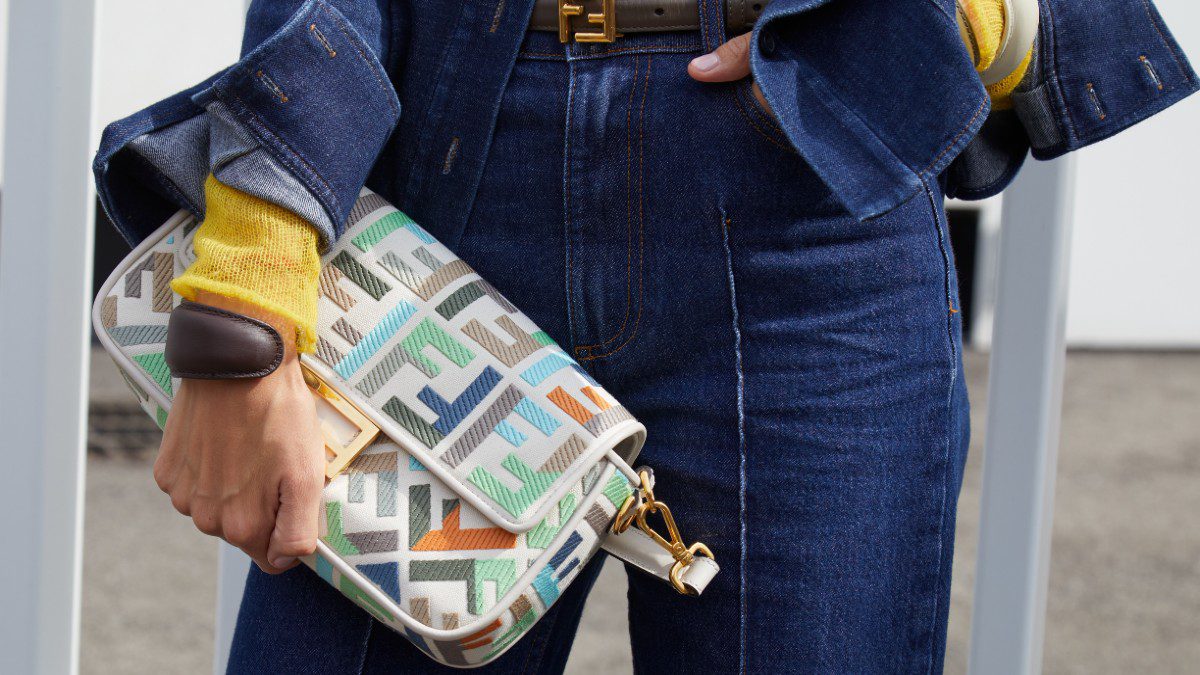 Τζιν παντελόνι σε σκούρο μπλε χρώμα