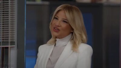 Η Φαίη Σκορδά στο επεισόδιο της σειράς Έχω Παιδιά.