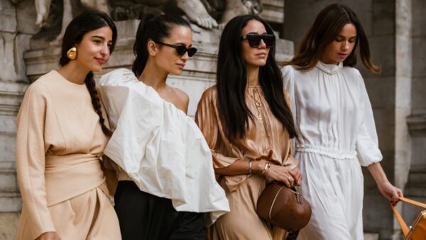 Φόρεμα στο street style από γυναίκες