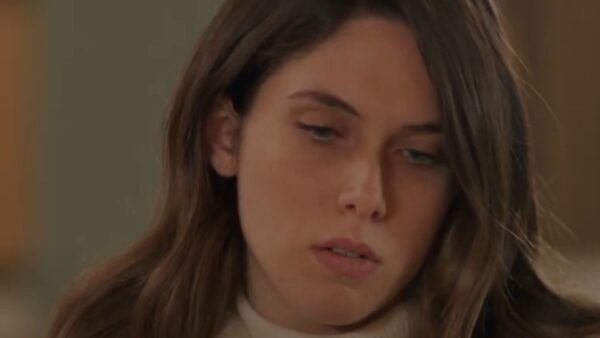 Η Αφροδίτη Λιάντου στη σειρά Η παραλία