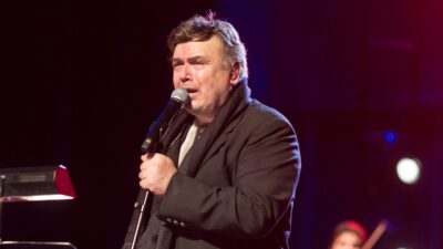 Ο Μανώλης Λιδάκης σε συναυλία του