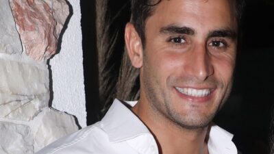 Ο Μάριος Καπότσης σε δημόσια έξοδό του.