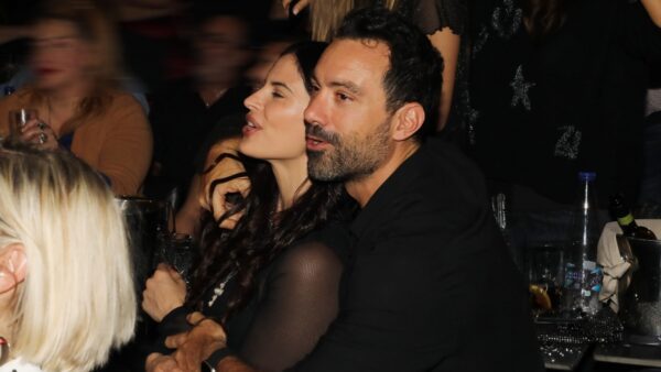 Η Μπόμπα και ο Τανιμανίδης αγκαλιά