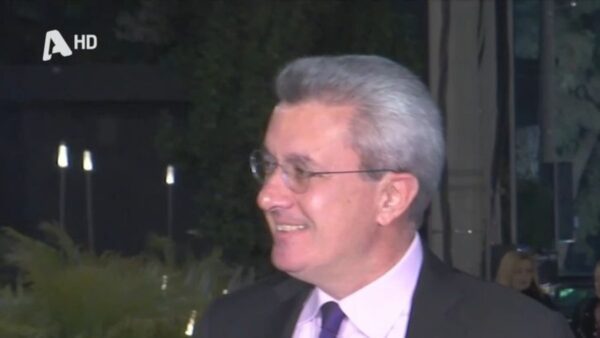 Νίκος Χατζηνικολάου