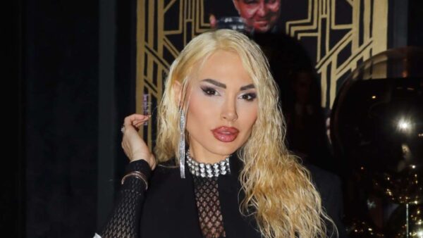 Η Αλεξάνδρα Παναγιώταρου στα μπουζούκια