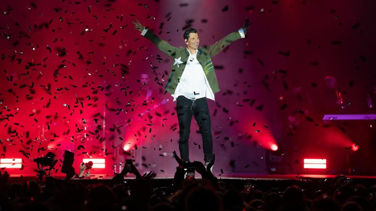 Ο Σάκης Ρουβάς στην έναρξη του καρναβαλιού της Ξάνθης