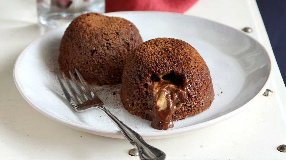 Το σουφλέ σοκολάτας με λάβα καραμέλας