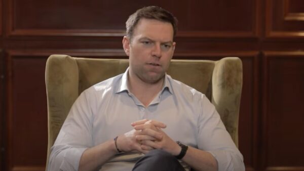 Ο Στέφανος Κασσελάκης στο Τετ Α Τετ