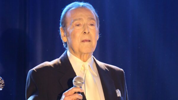 Ο Τόλης Βοσκόπουλος