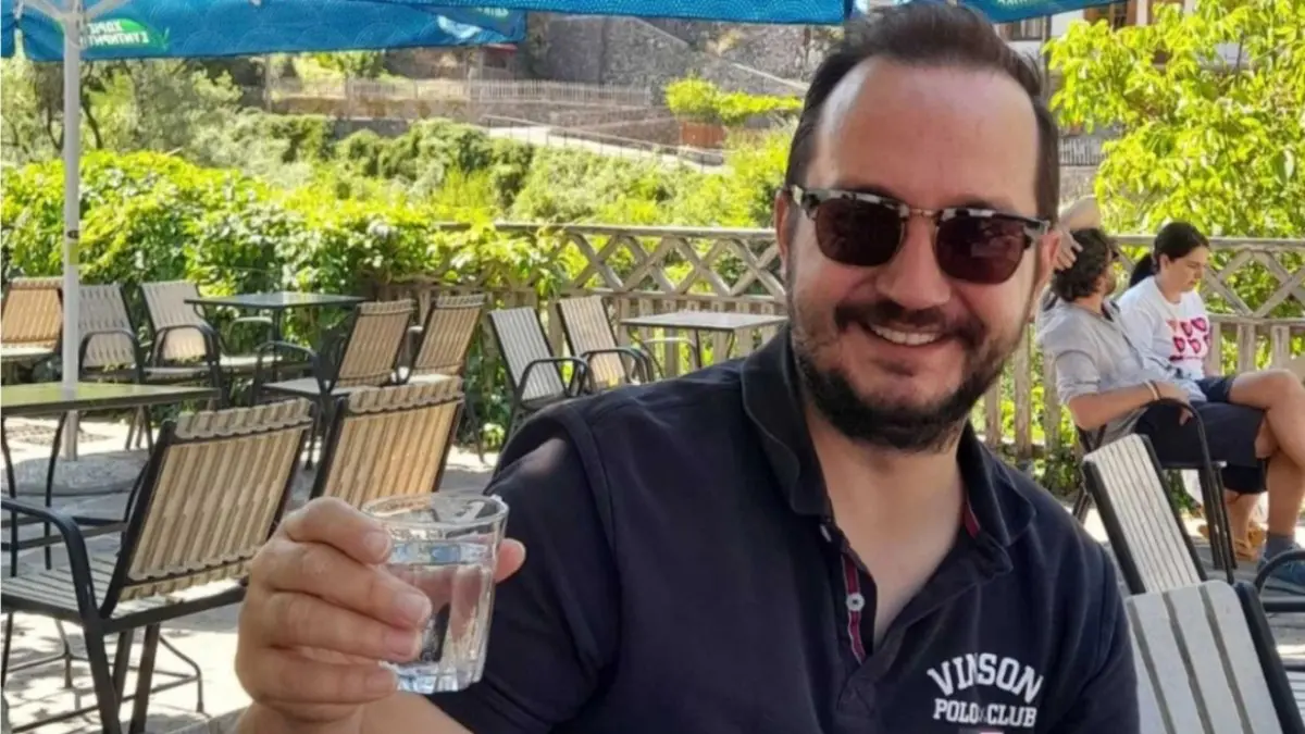 Ο Βασίλης Καλογήρου