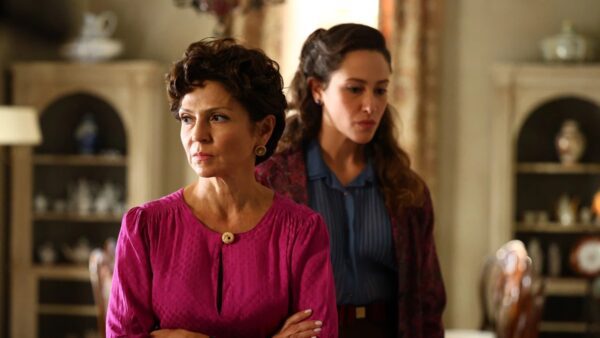 Η Θάλεια και η Σοφία της σειράς Άγιος έρωτας