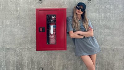 Η Δέσποινα Βανδή με μπλουζάκι